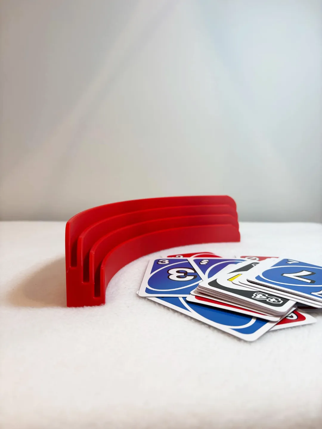 حامل أوراق اللعب ثلاثي المستويات (Triple Tier Playing Card Holder) — صورة 2