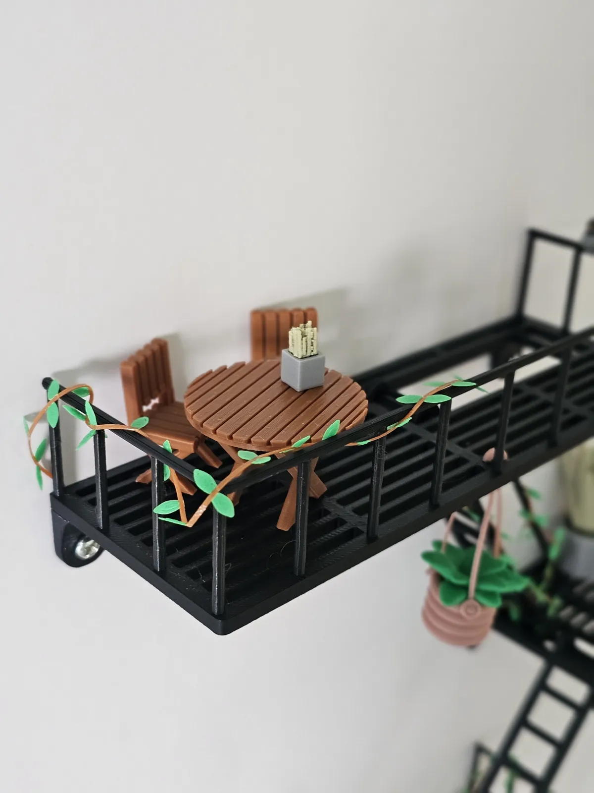 رف ديكور سلم الطوارئ المصغر (Mini Fire Escape Wall Shelf Decor) — صورة 3