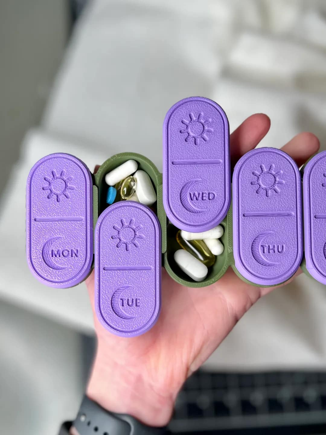 منظم حبوب بتصميم عصري مميز (Modern Pill Organizer) — منتج برِنتو