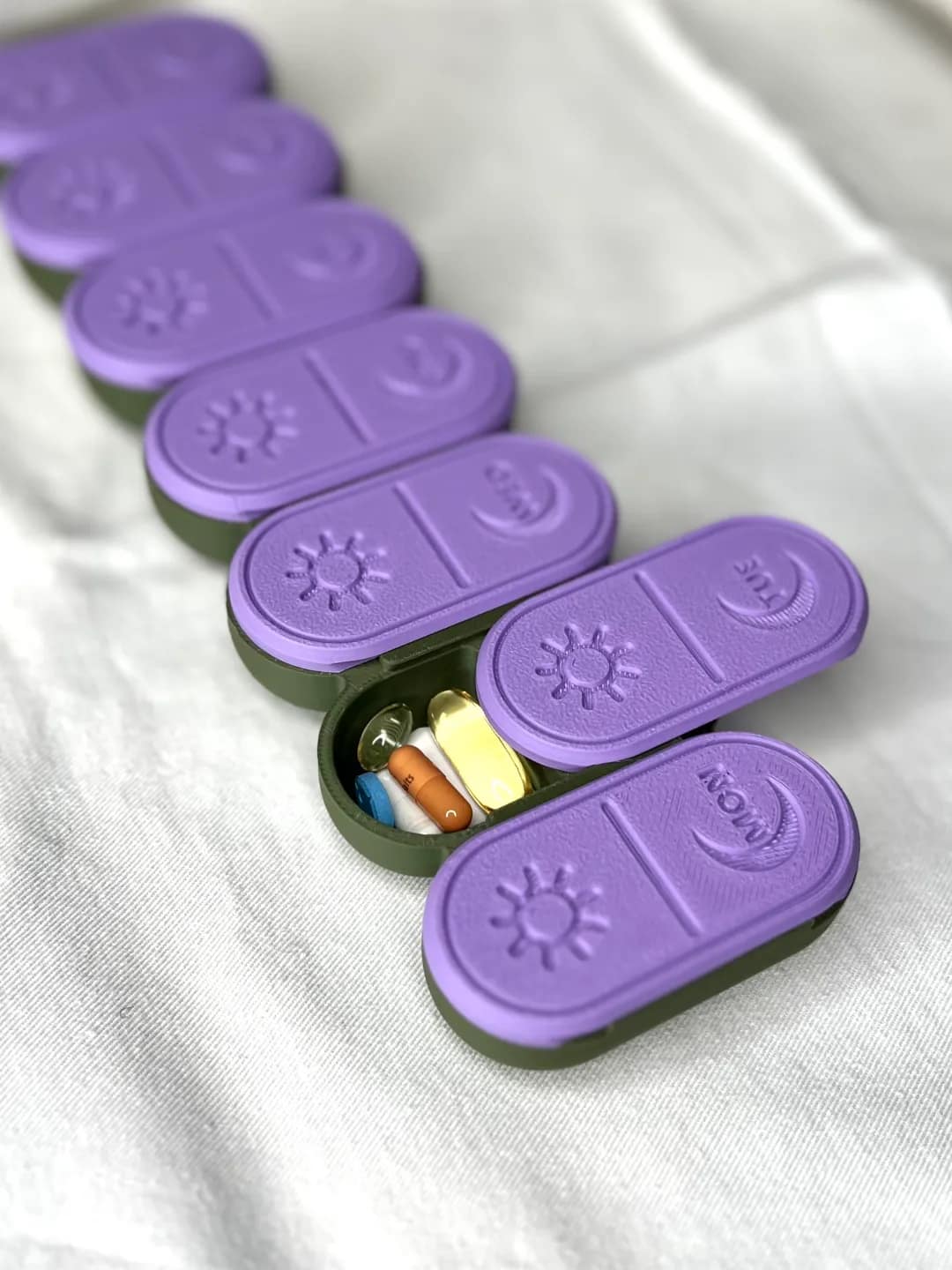 منظم حبوب بتصميم عصري مميز (Modern Pill Organizer) — صورة 3