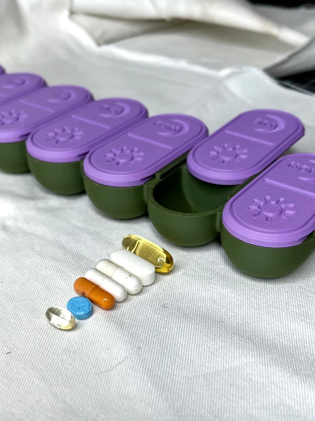 منظم حبوب بتصميم عصري مميز (Modern Pill Organizer) — صورة 4