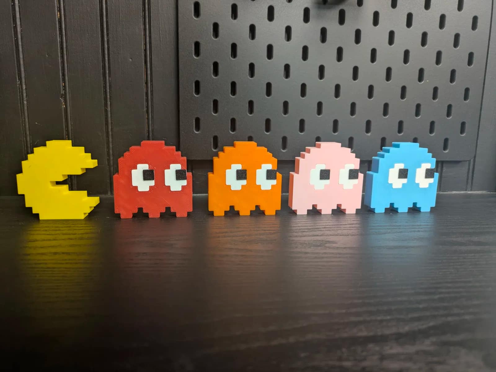 مجسمات ديكور باك مان والأشباح (Pac-Man Pixel Figures Set) — صورة 2