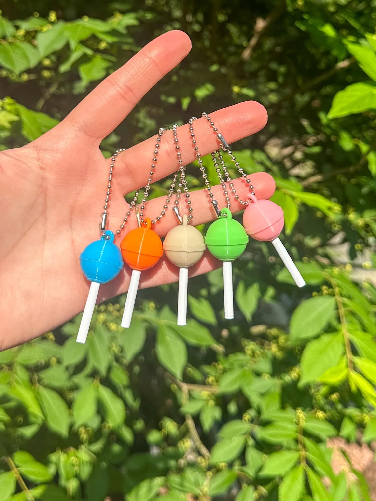 ميدالية المصاصة الملونة اللطيفة (Colorful Lollipop Keychain) — صورة 2