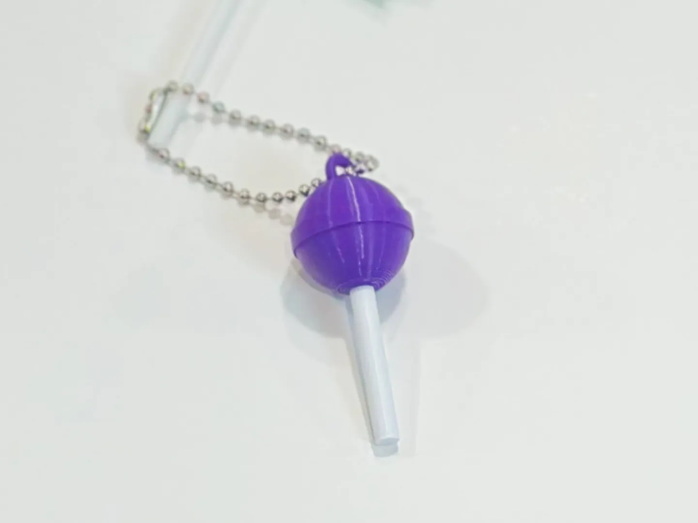 ميدالية المصاصة الملونة اللطيفة (Colorful Lollipop Keychain) — صورة 4