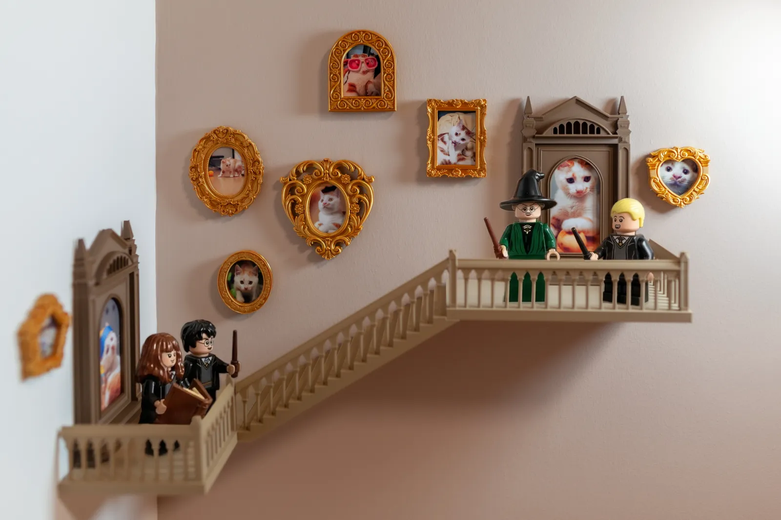 ديكور ممر مدرسة السحر هاري بوتر (Harry Potter Magic Academy Corridor Photo Frames) — صورة 2