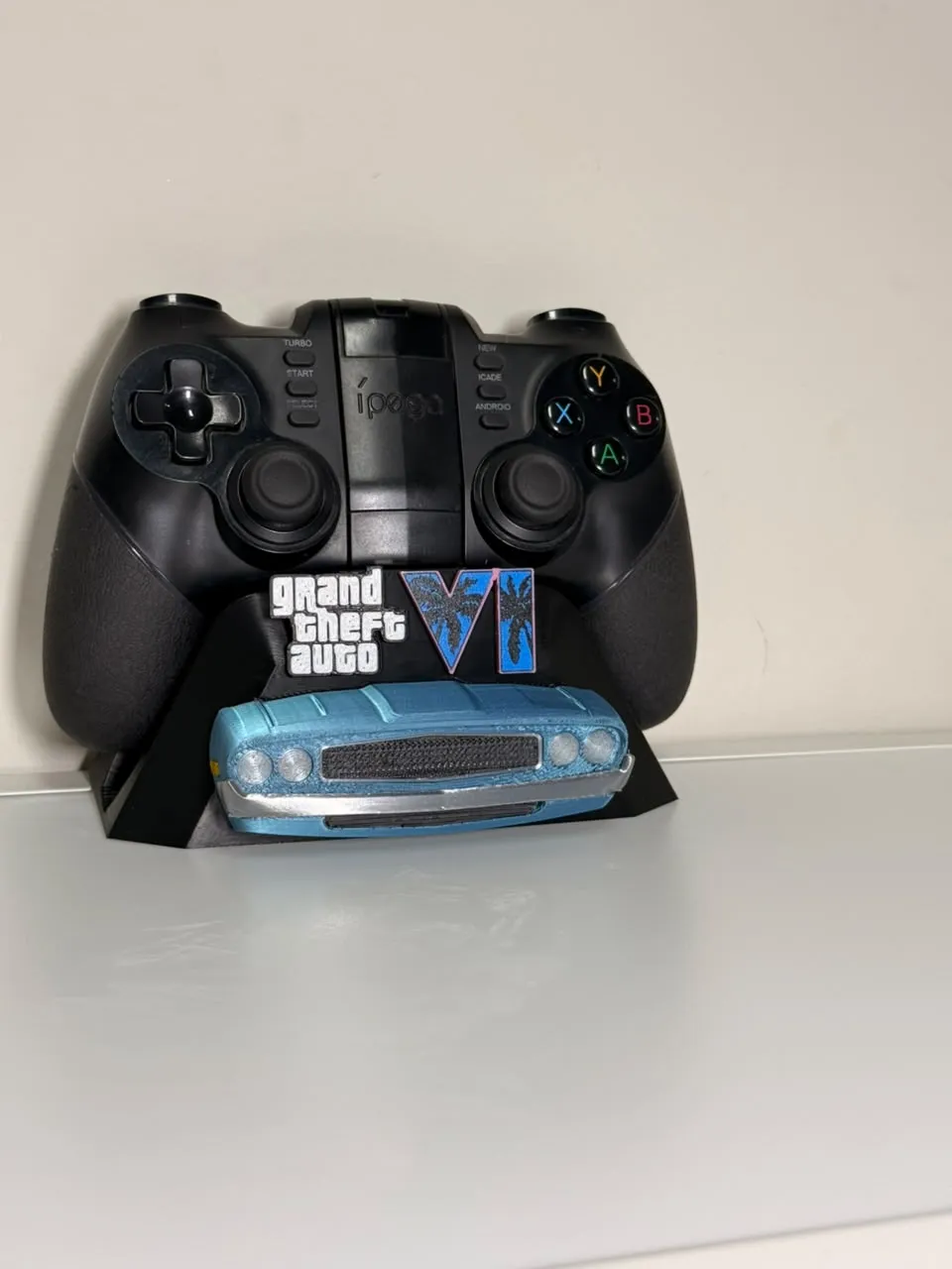 قاعدة يد تحكم قراند 6 سيارة (GTA VI Controller Stand Car Edition) — صورة 2