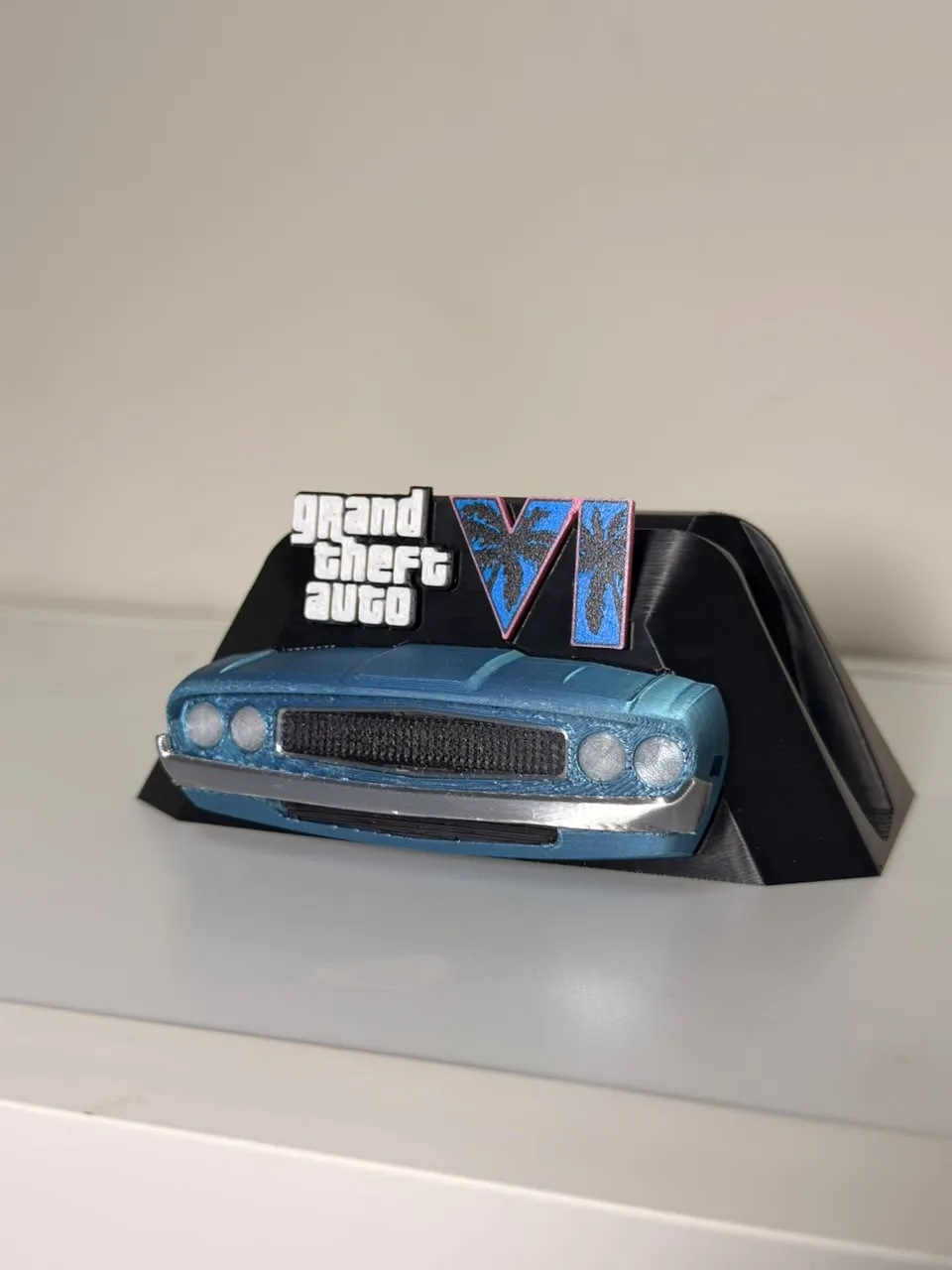 قاعدة يد تحكم قراند 6 سيارة (GTA VI Controller Stand Car Edition) — صورة 4