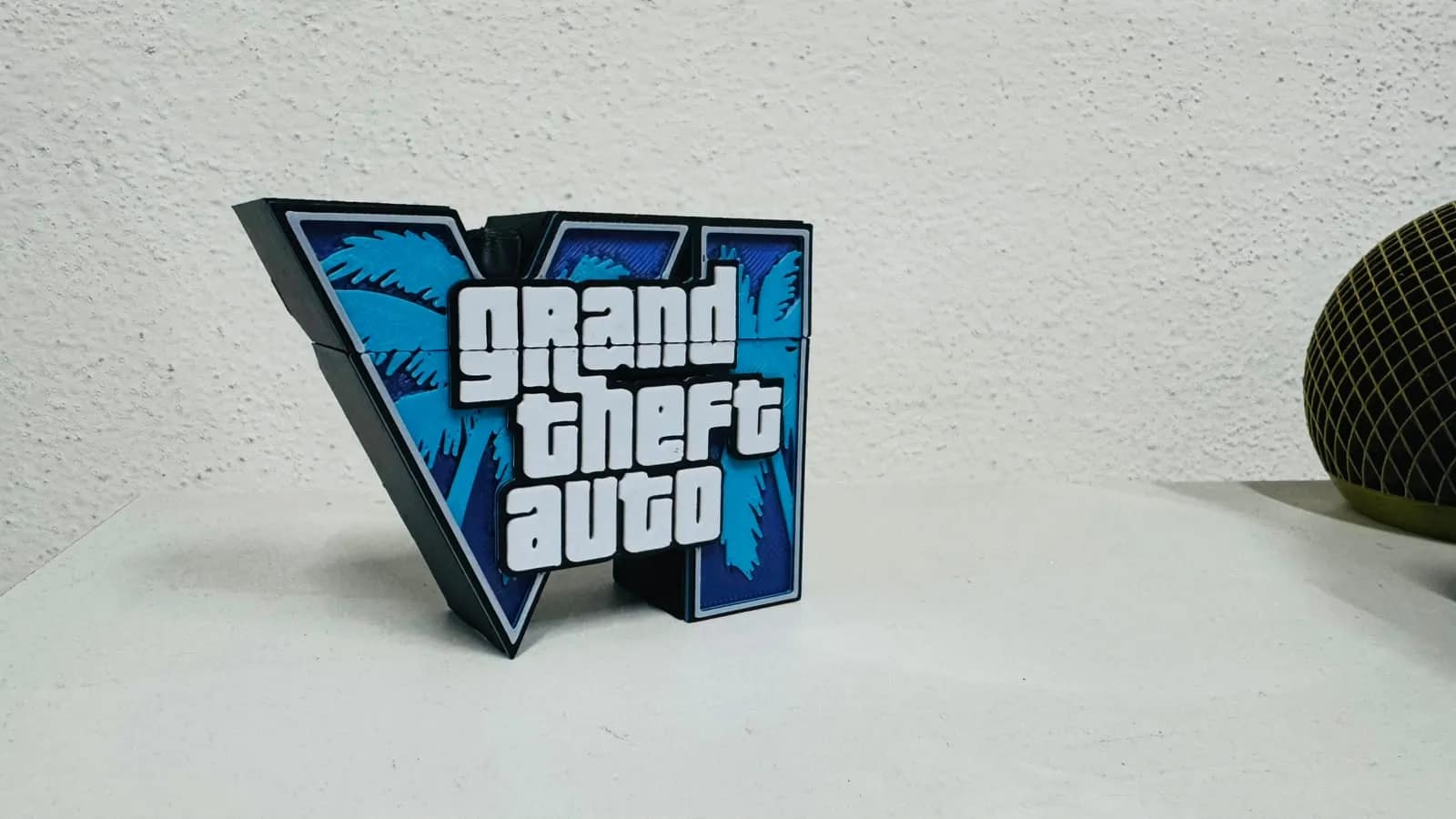 غطاء ايربود ٤ قراند ٦ (GTA VI AirPods 4 Case) — صورة 4