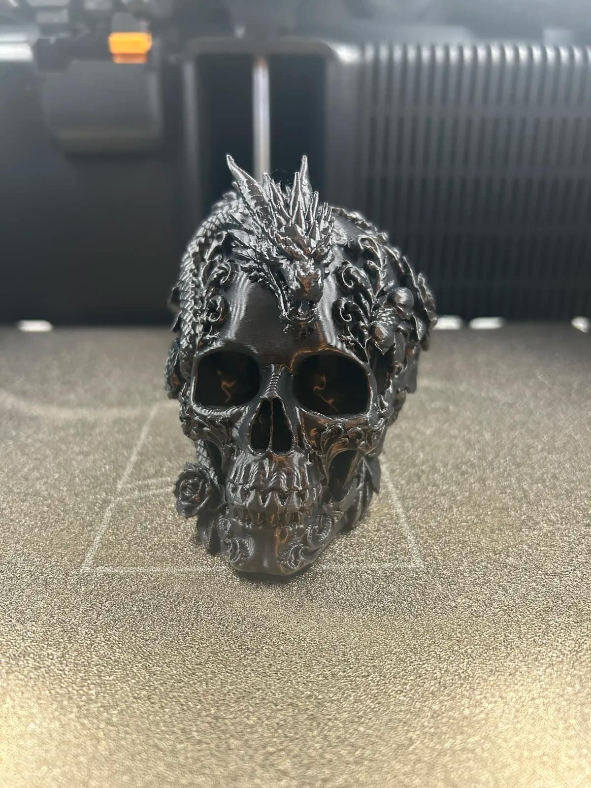 مجسم جمجمة التنين والورود (Dragon Skull Figure) — صورة 4