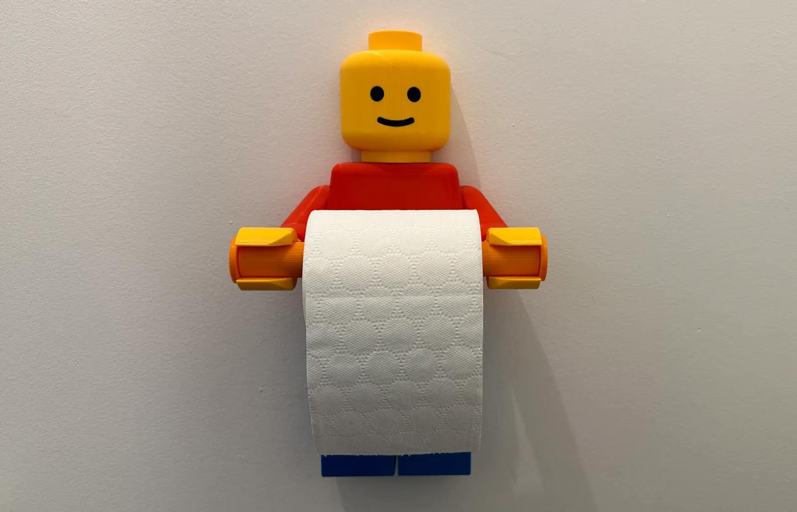 حامل ورق شخصية ليغو (Lego Minifigure Toilet Paper Holder) — صورة 2