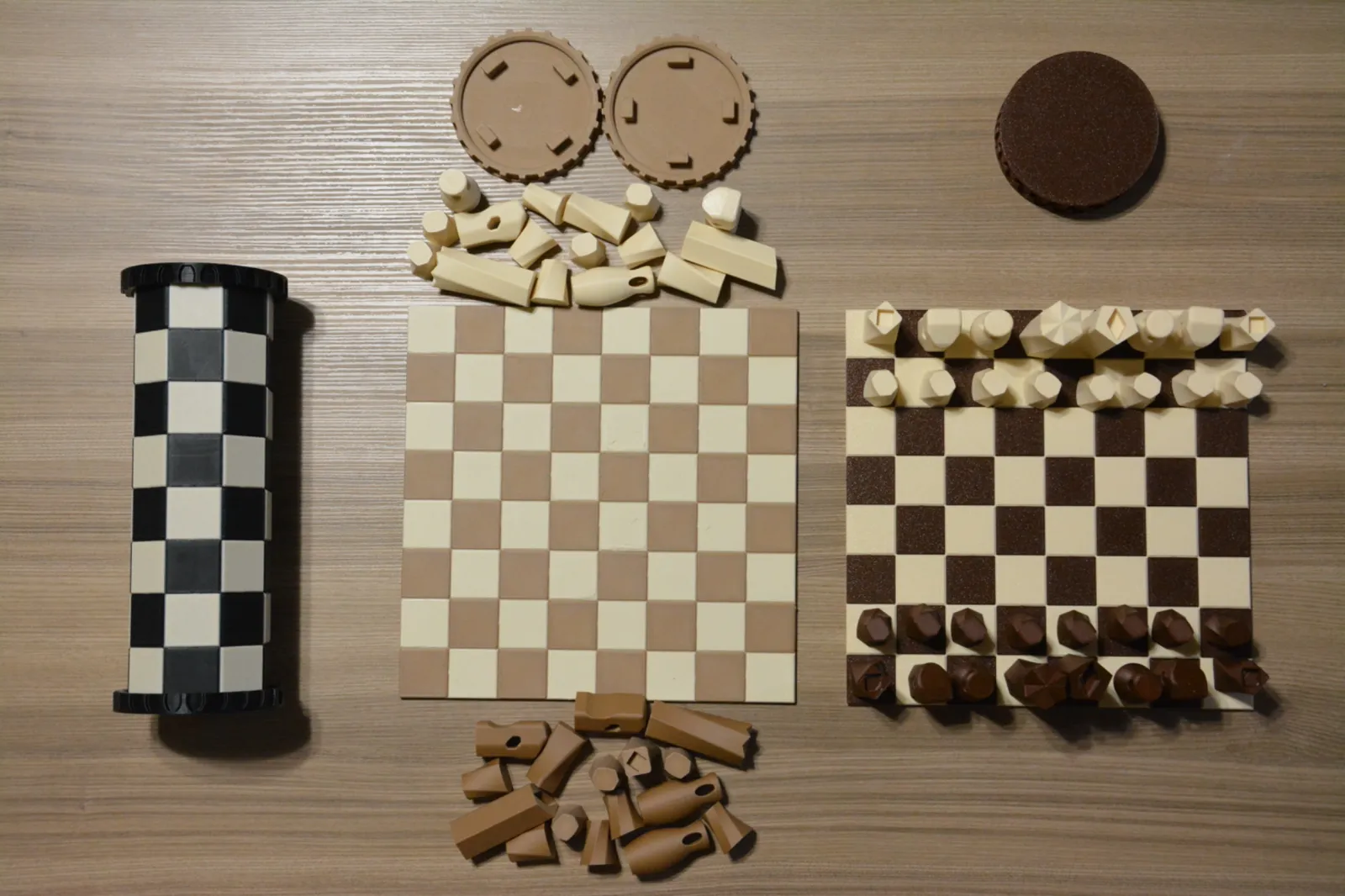 مجموعة شطرنج قابلة للطي (Minimalist Foldable Chess Set) — صورة 3