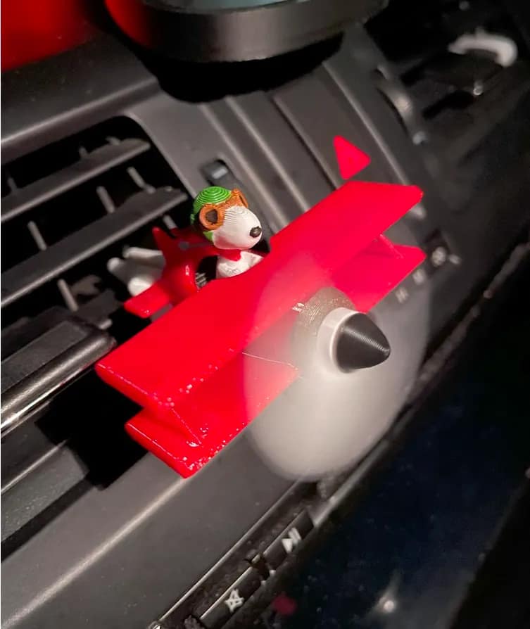 مجسم سيارة سنوبي الطيار (Snoopy Aviator Car Decor) — صورة 3